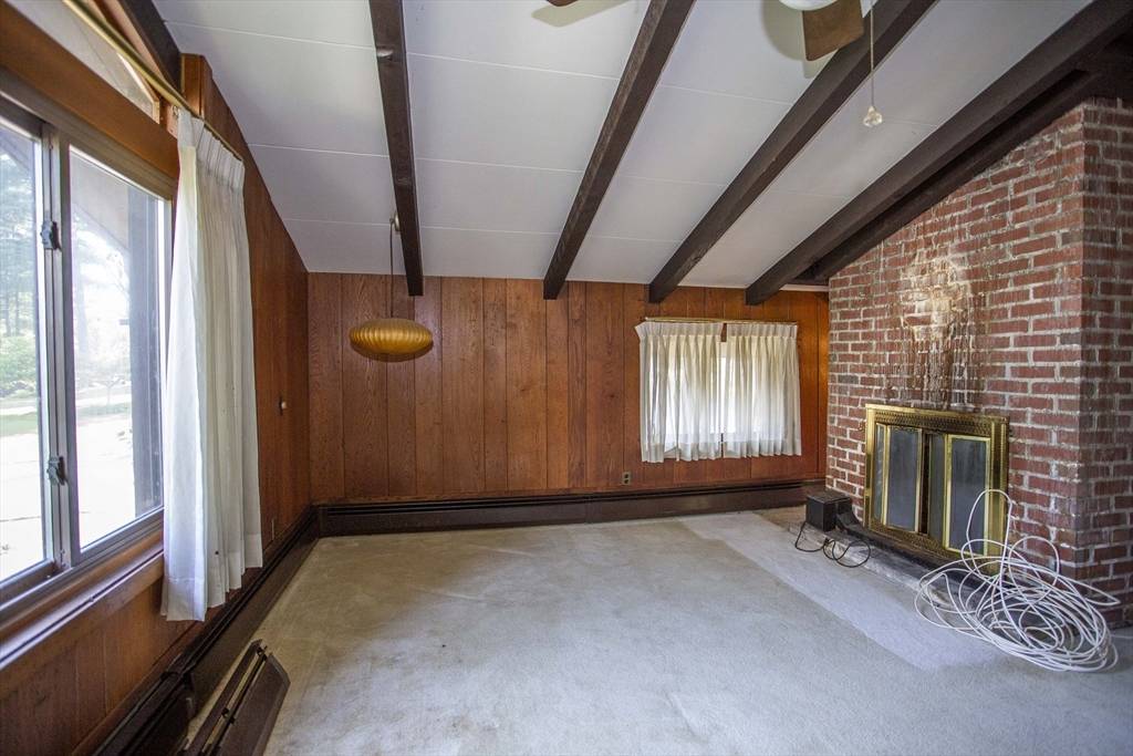 Lynnfield, MA 01940,11 Hutchins Circle