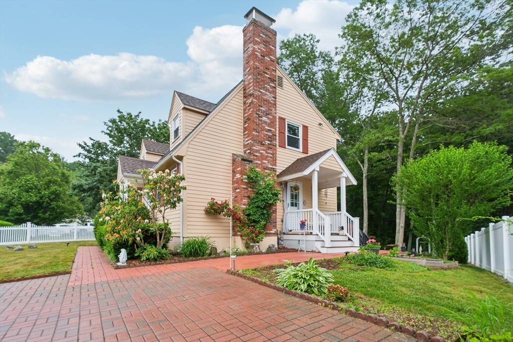 Lowell, MA 01854,71 Constance Dr