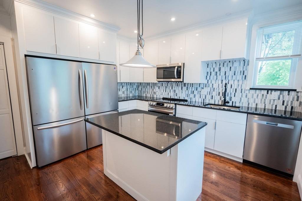 18 N Prospect St Amherst, MA 01002