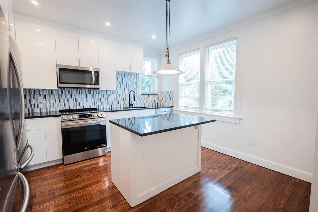 18 N Prospect St Amherst, MA 01002