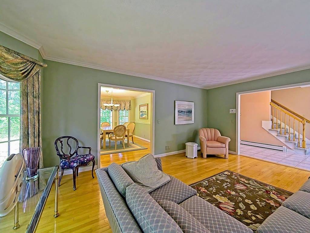 46 Clear Pond Rd Falmouth, MA 02540