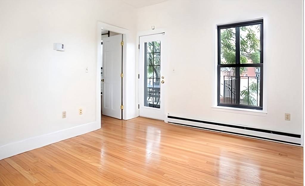 Boston, MA 02116,27 Dartmouth Street #4