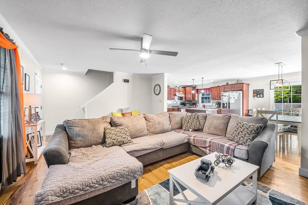 31 Acrebrook Rd Springfield, MA 01129