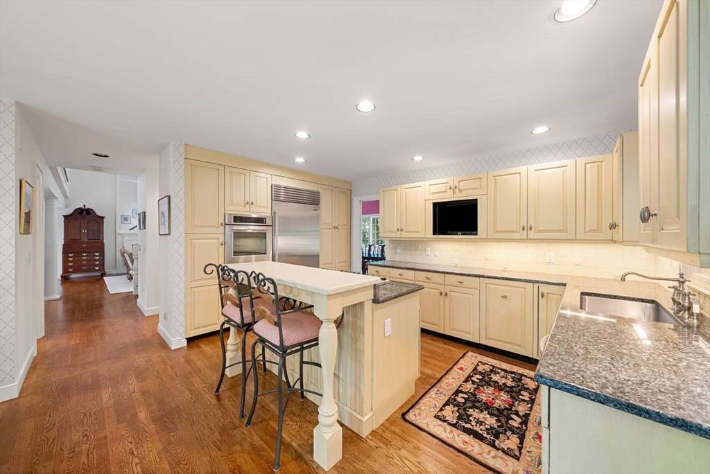 Natick, MA 01760,18 Phillips Pond Rd #18