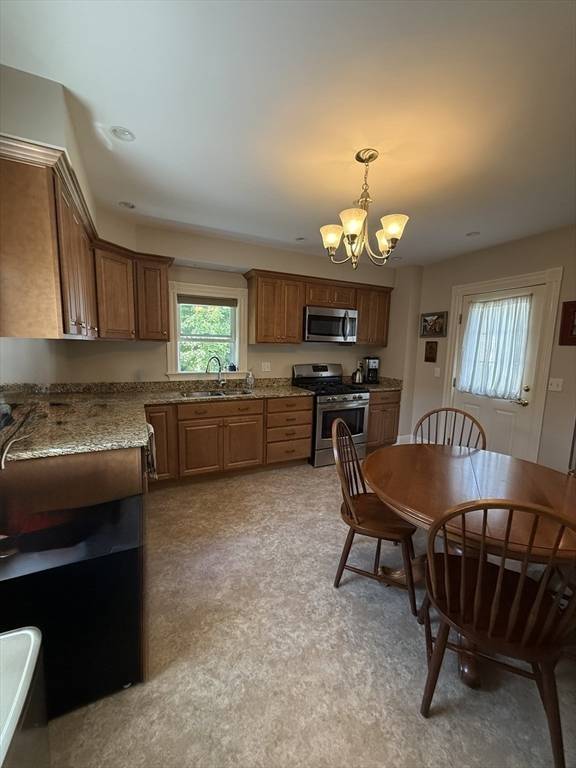 Natick, MA 01760,13 Grant St #2