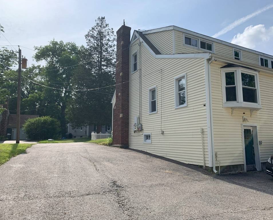 Southbridge, MA 01550,19 Locust Ave