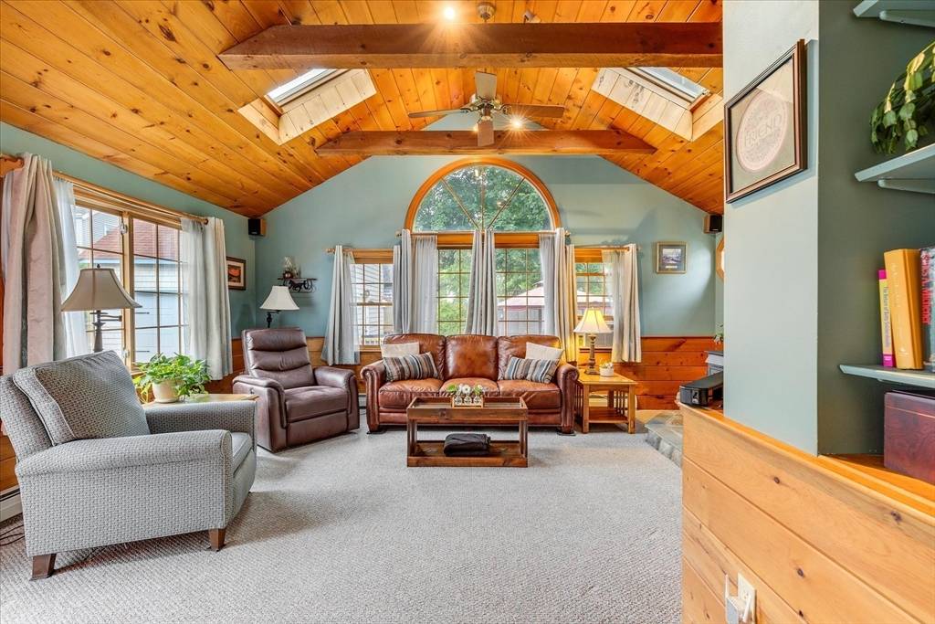 Whitman, MA 02382,14 Cottage St