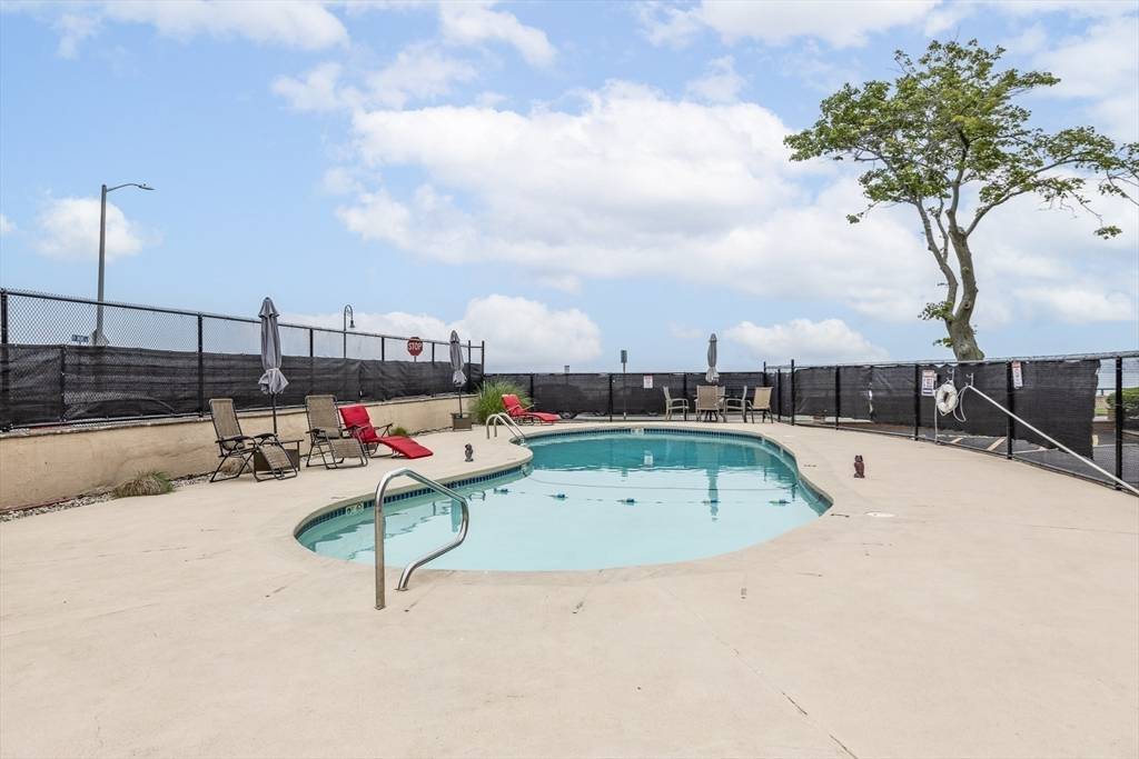 Lynn, MA 01902,295 Lynn Shore Drive #401