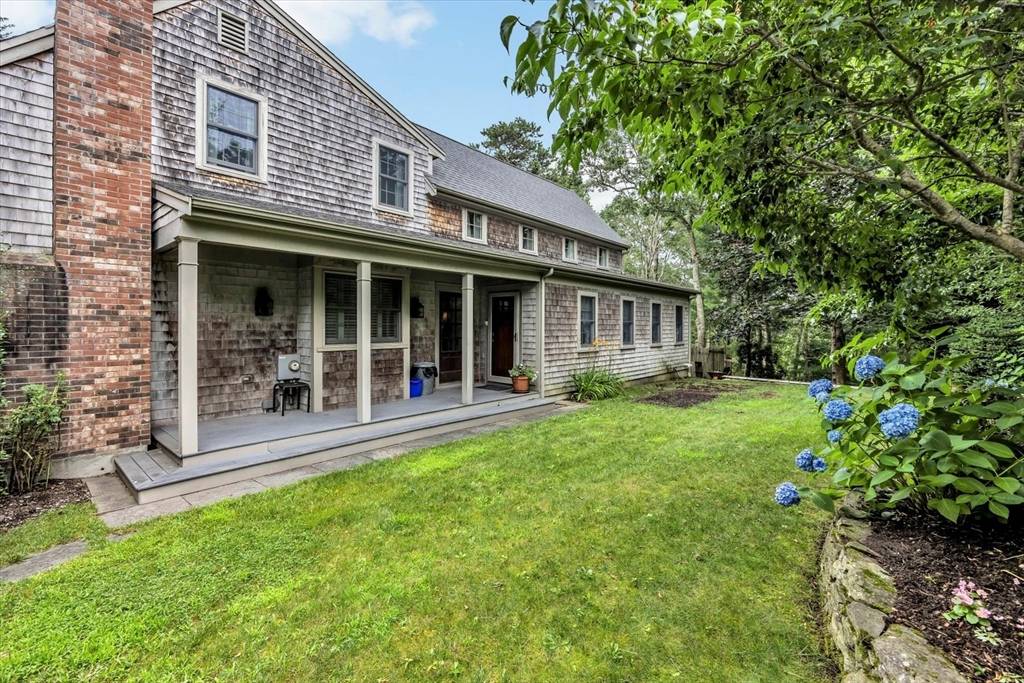 Mashpee, MA 02649,37 Tobisset St