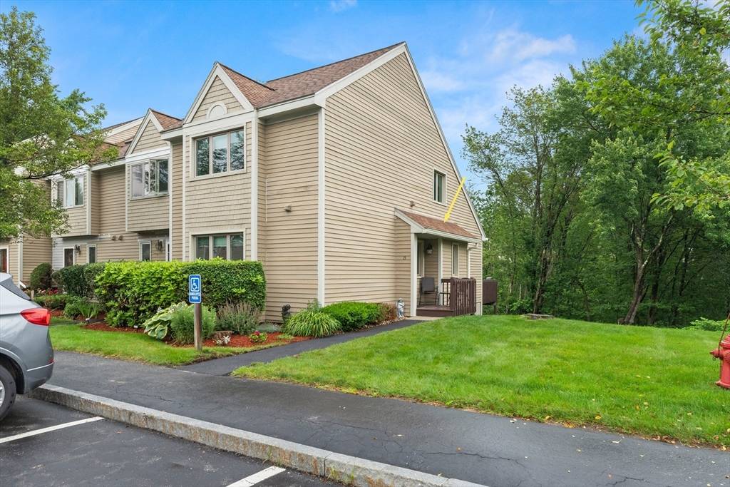 Haverhill, MA 01832,15 Hunters Run #15
