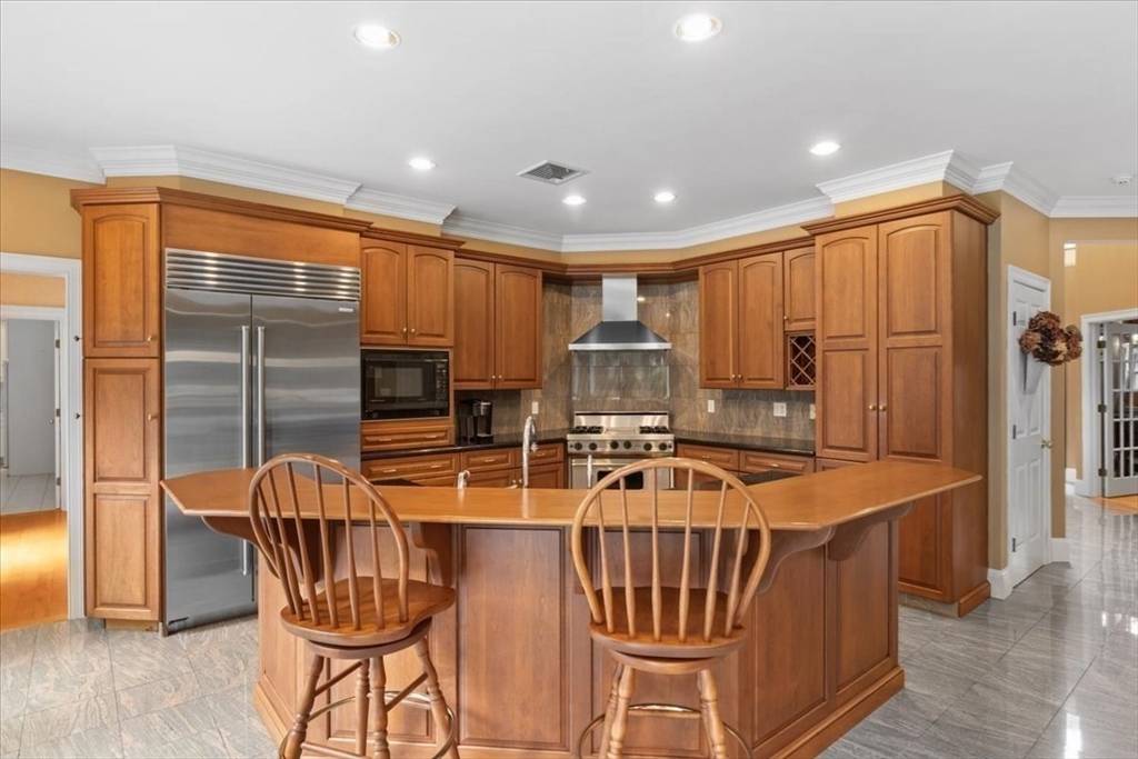 54 Wagon Road Walpole, MA 02081