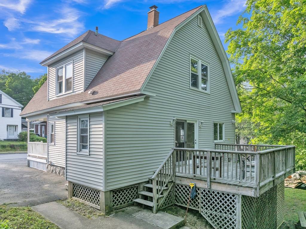 Fitchburg, MA 01420,484 Rollstone St
