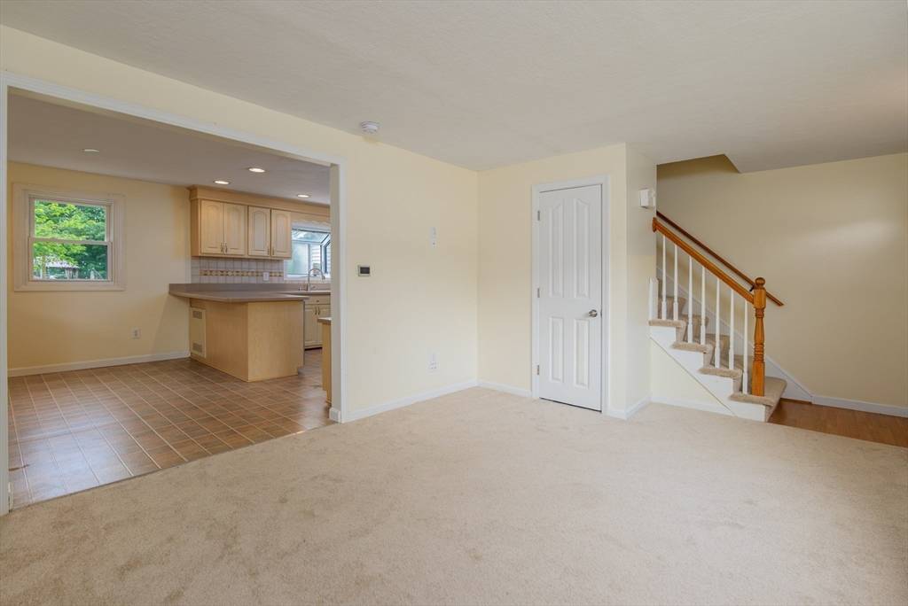 Haverhill, MA 01830,48 Rosemont St #48