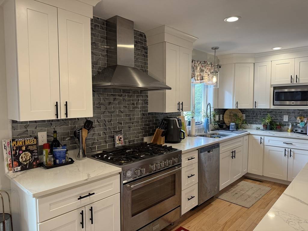 Dighton, MA 02715,3064 Club House Dr