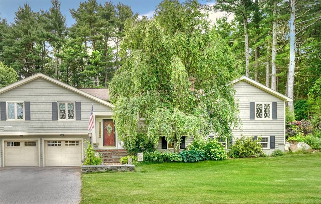 Medfield, MA 02052,13 Tamarack Road