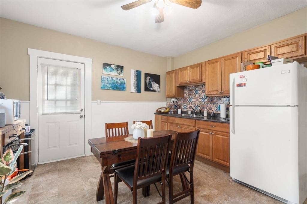 Waltham, MA 02453,232 River St #2