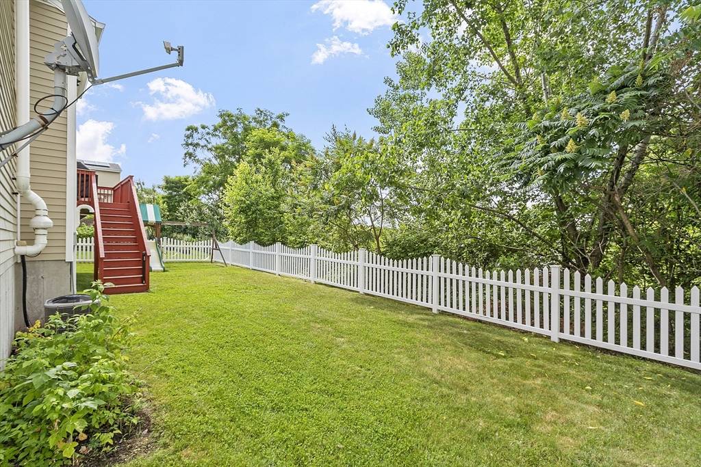 Worcester, MA 01607,5 Holly Ter