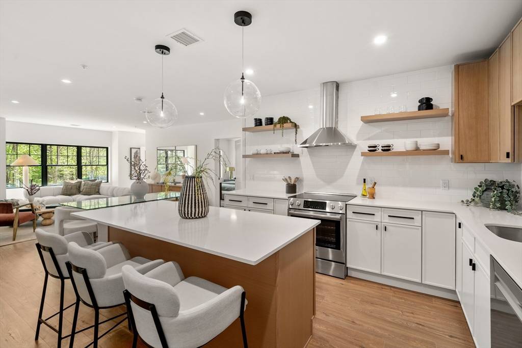 Canton, MA 02021,20 Audubon Way #410