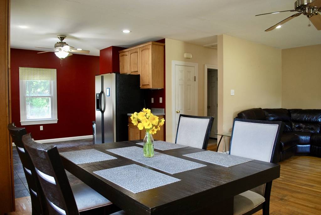 Chelmsford, MA 01863,5 Leedburg St