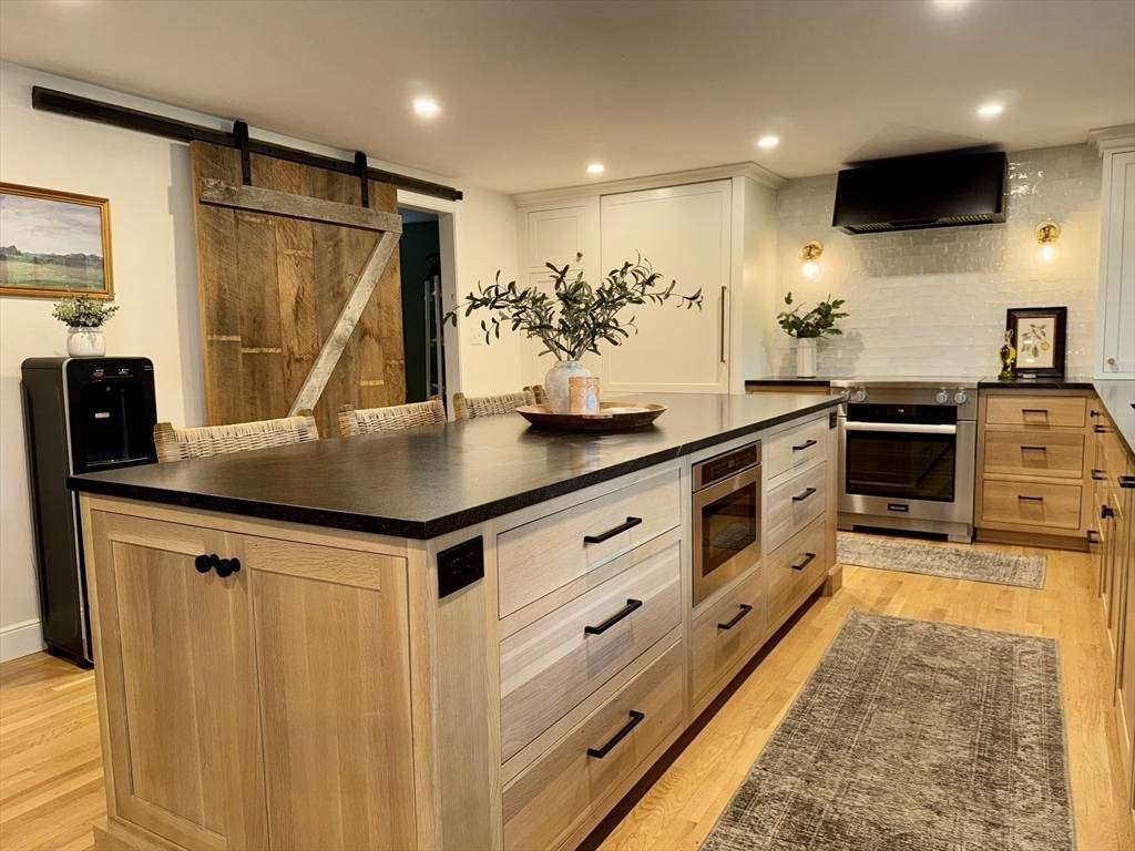Concord, MA 01742,84 Lee Drive