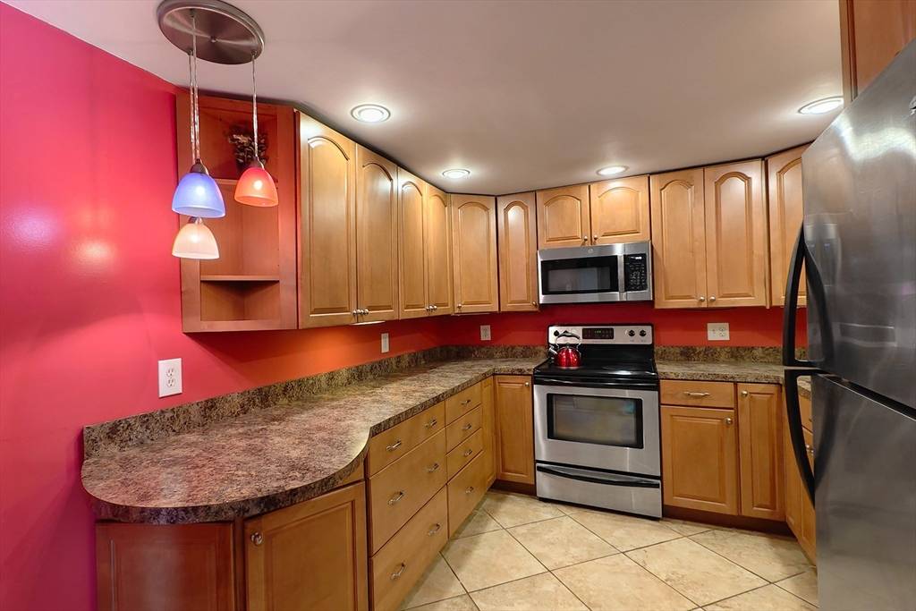 Medford, MA 02155,8 9th St #406