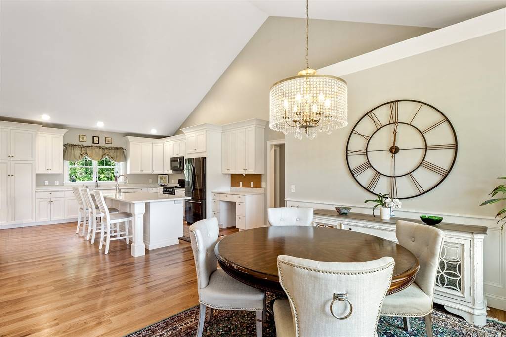 Seekonk, MA 02771,42 Aubin
