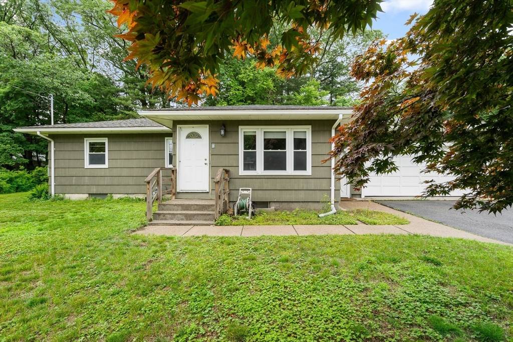 South Hadley, MA 01075,8 Grandview Street