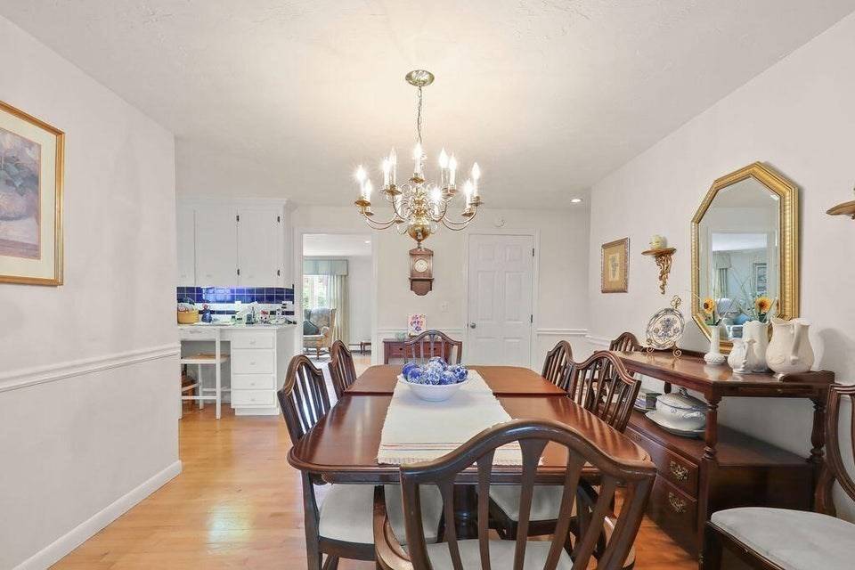 8 Viking Rock Rd Yarmouth, MA 02664