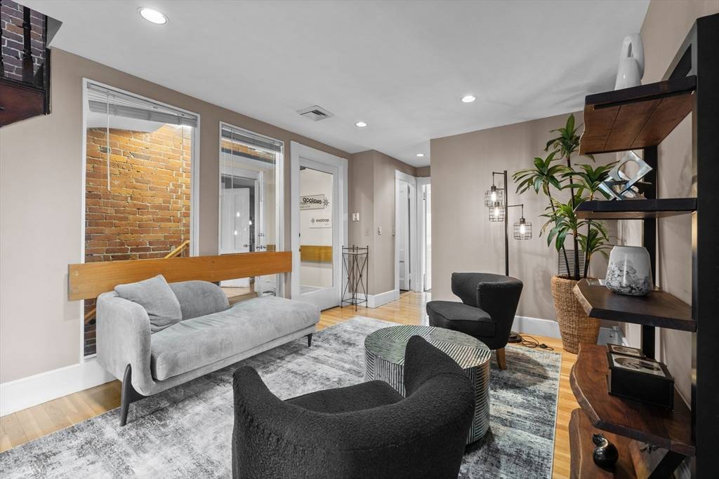 Brookline, MA 02446,3-5 Harvard Ave #3