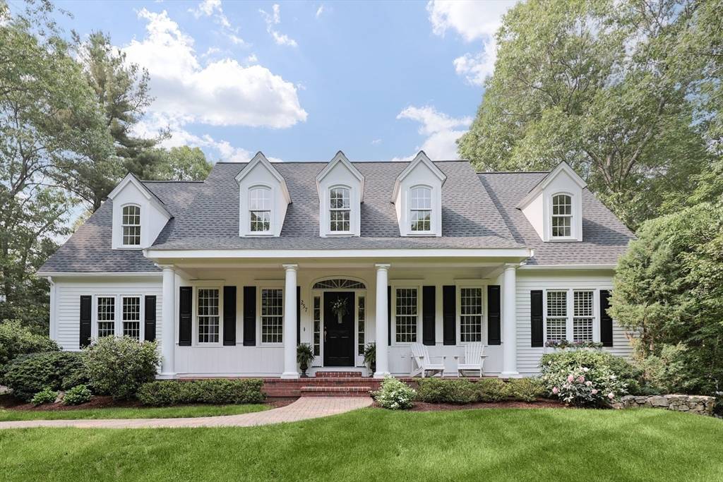Holliston, MA 01746,257 Underwood Street
