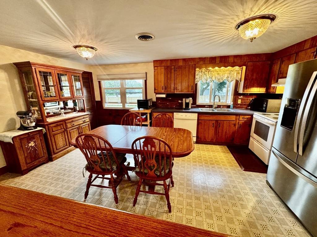Methuen, MA 01844,43 Shirley Ave