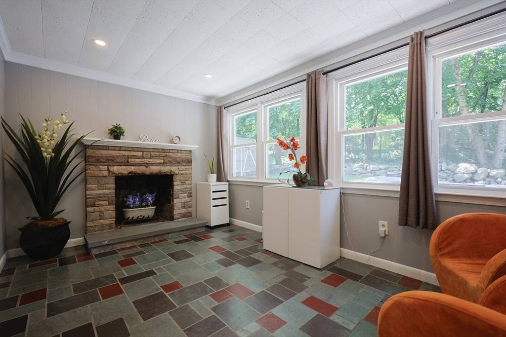 14 Adams Rd Ashland, MA 01721