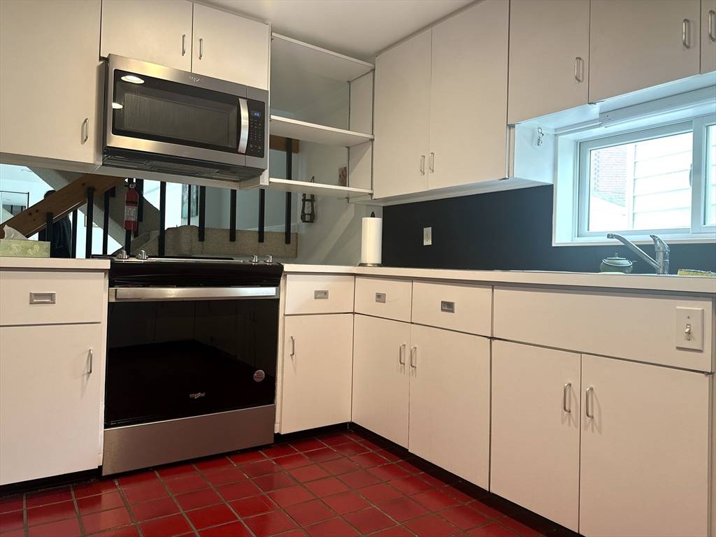 Winchester, MA 01890,29 Vine Street #3
