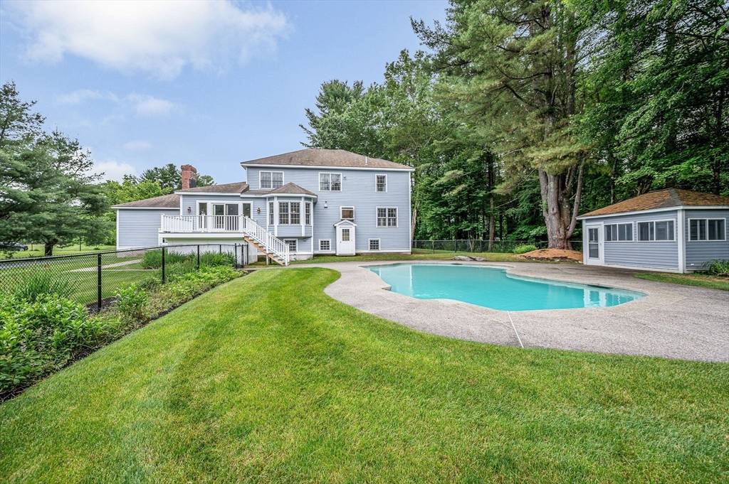 Dunstable, MA 01827,35 Horse Hill St