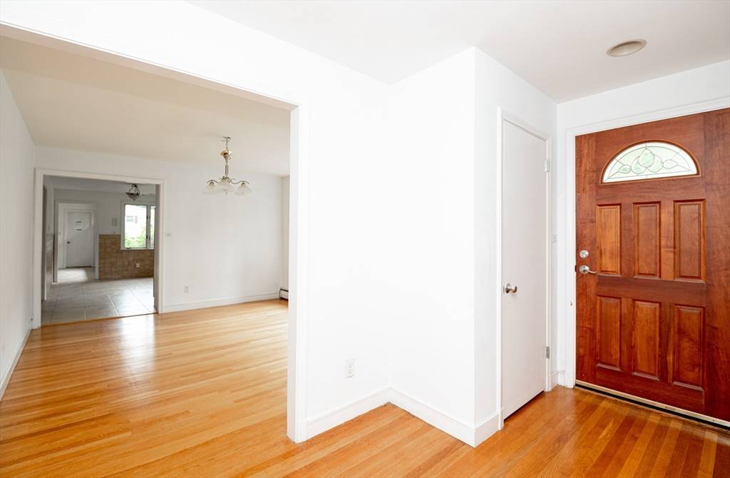 Lynnfield, MA 01940,1 Hunting Ln