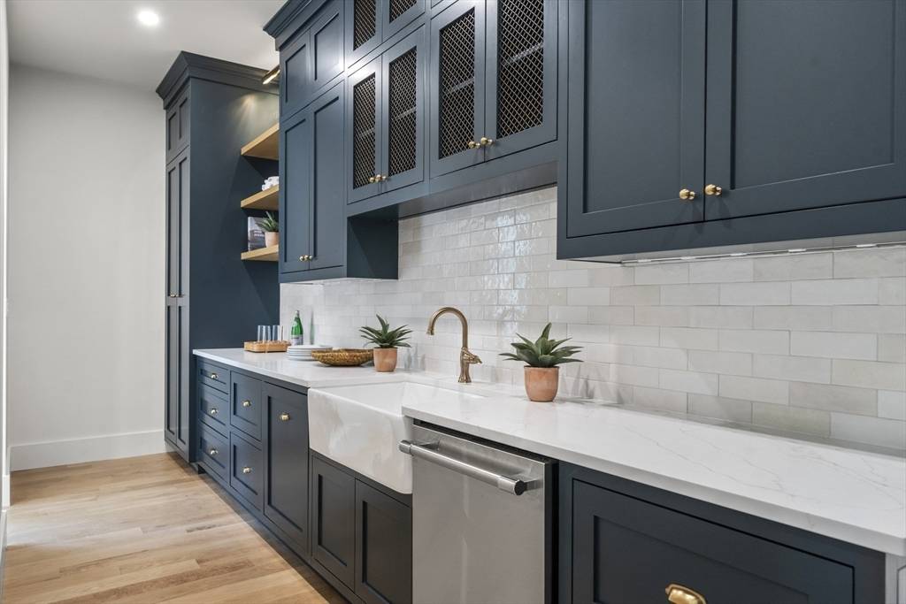 16 Foley Beach Rd Hingham, MA 02043
