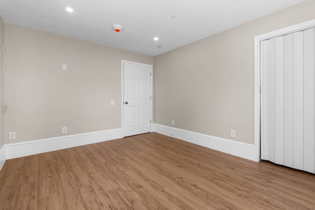6 Windsor St Andover, MA 01810