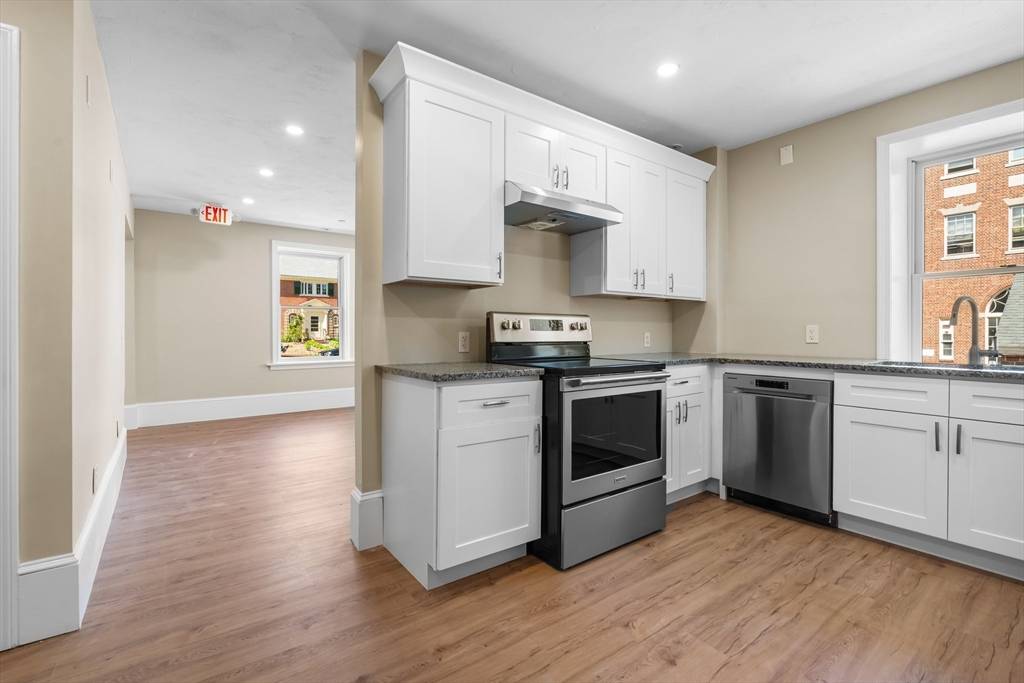 6 Windsor St Andover, MA 01810