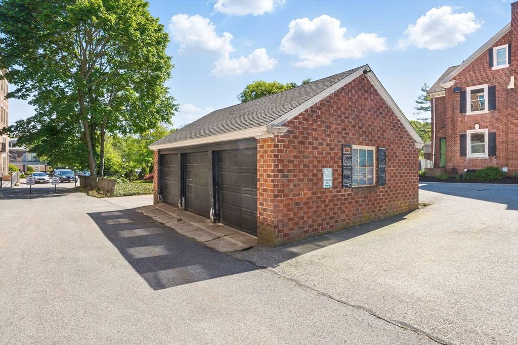 6 Windsor St Andover, MA 01810