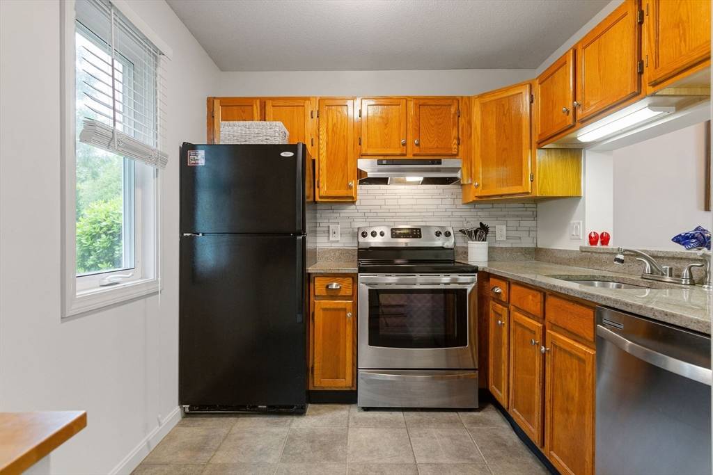 Brewster, MA 02631,288 Fletcher Ln #288