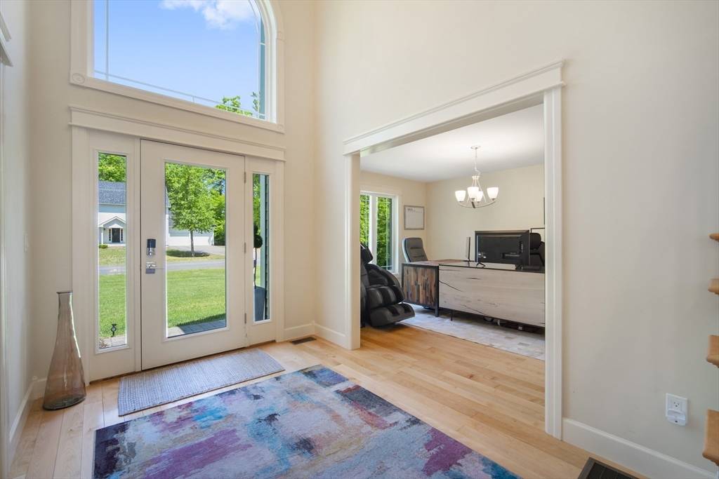 Hadley, MA 01035,2 Nikkis Way