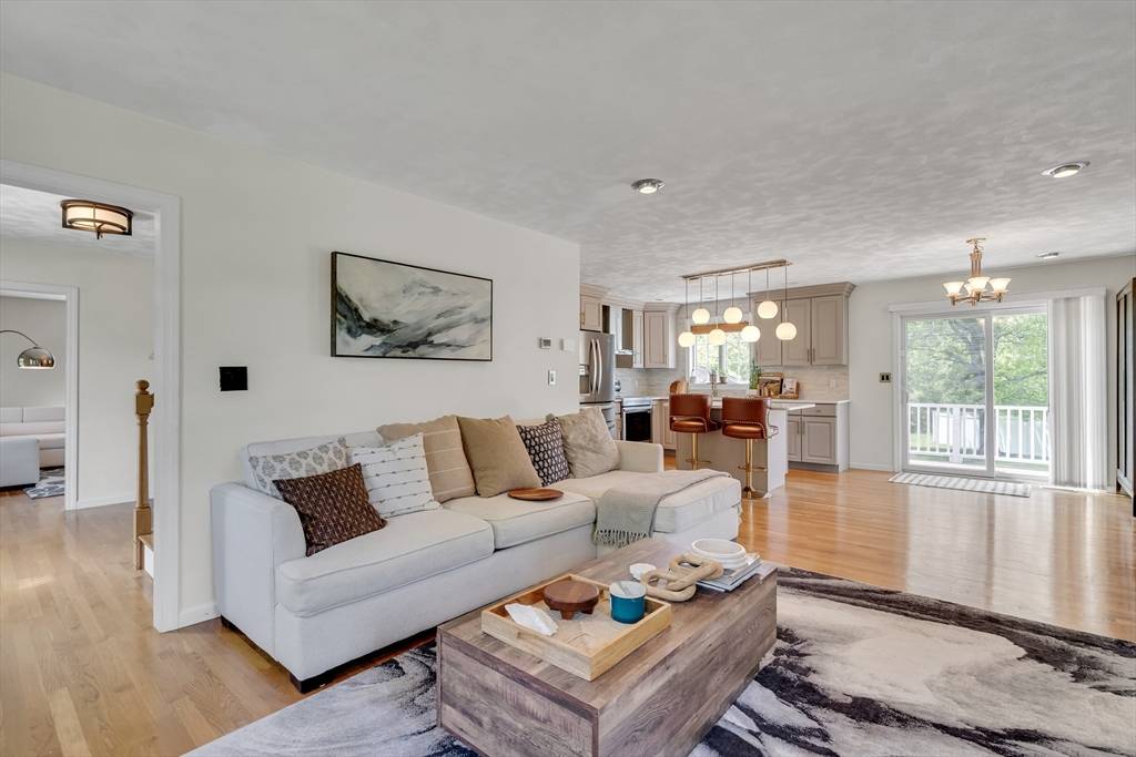 Wilmington, MA 01887,7 Sequoia Dr