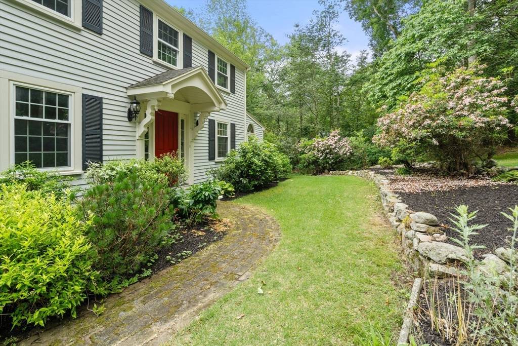 Millis, MA 02054,19 Birch St