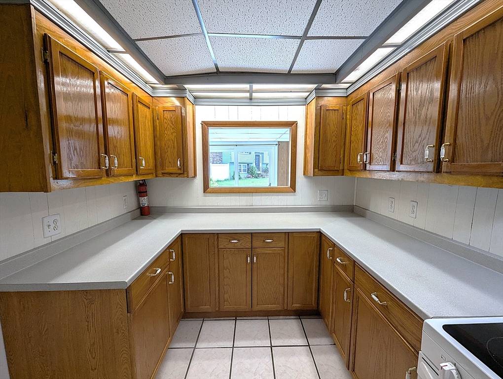22 Newton Ave Tewksbury, MA 01876
