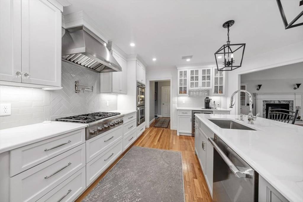 Hingham, MA 02043,3 Rosewood Lane