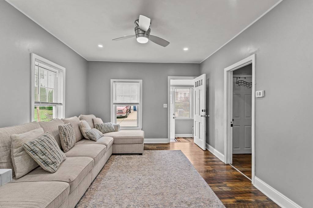 42 Fay St Seekonk, MA 02771