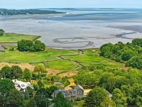 Duxbury, MA 02332,735 Bay Rd