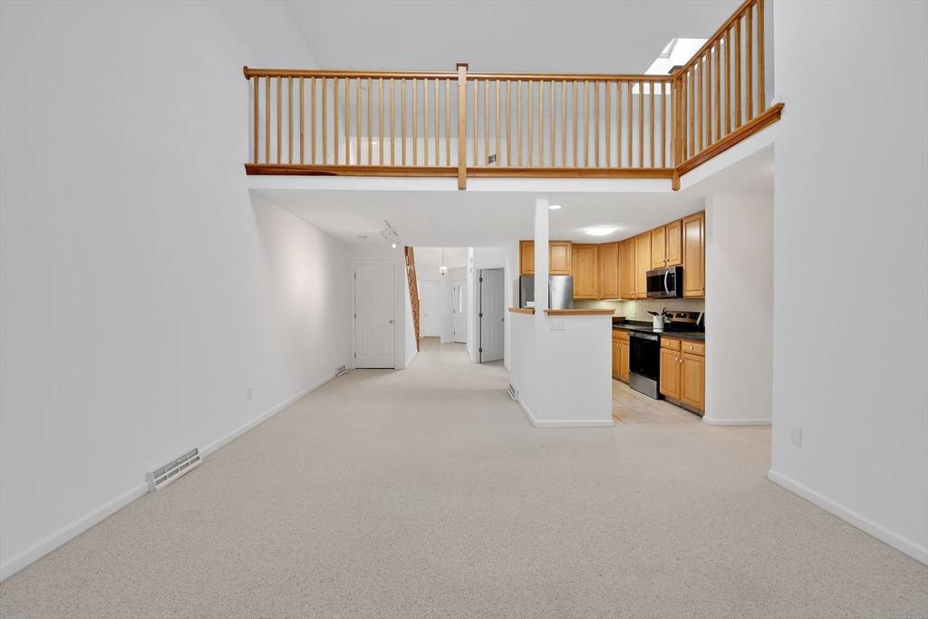 South Hadley, MA 01075,84 Pine Grove Dr #84
