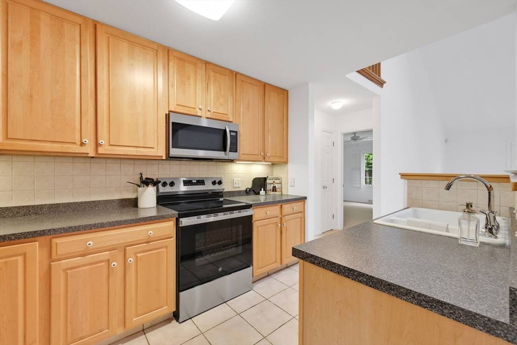 South Hadley, MA 01075,84 Pine Grove Dr #84