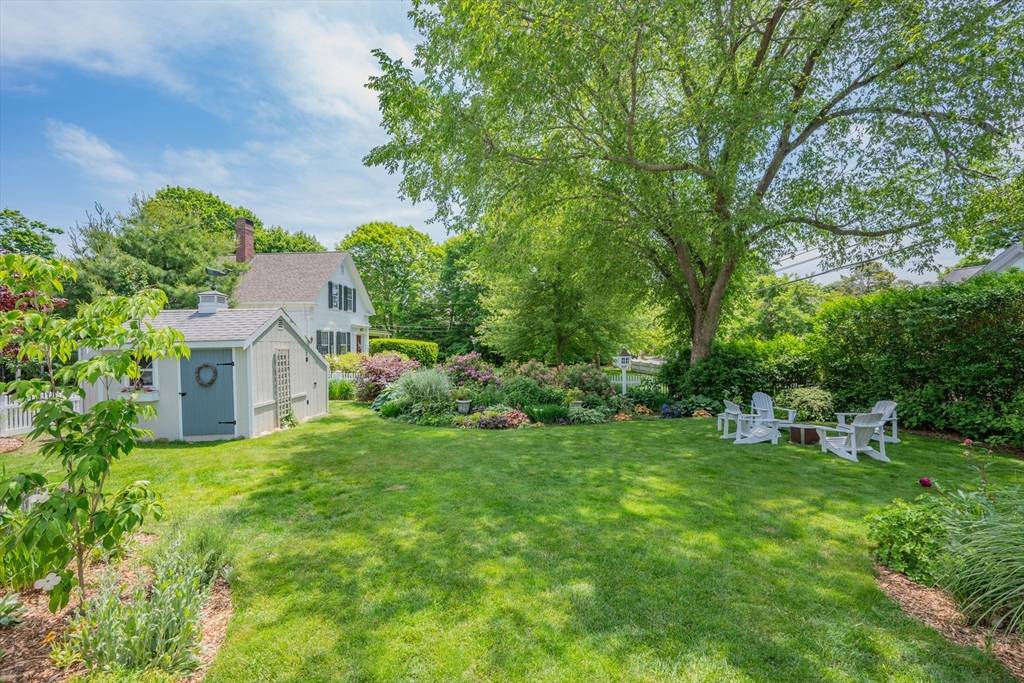 Barnstable, MA 02635,5 Putnam Ave